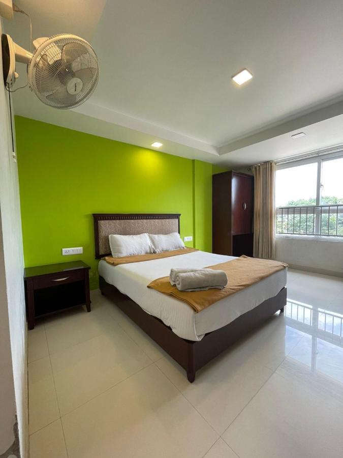 Temple Plaza Kochi Hotel Chottanikara Ngoại thất bức ảnh