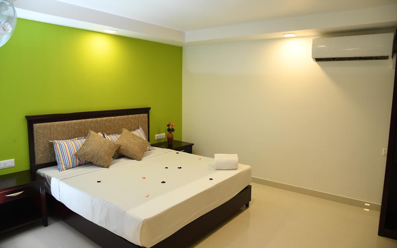 Temple Plaza Kochi Hotel Chottanikara Ngoại thất bức ảnh