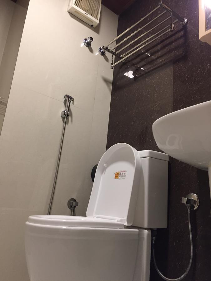 Temple Plaza Kochi Hotel Chottanikara Ngoại thất bức ảnh