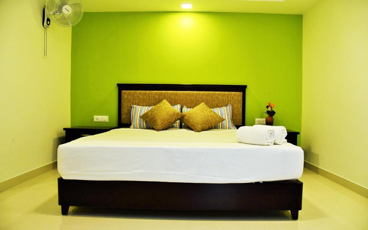 Temple Plaza Kochi Hotel Chottanikara Ngoại thất bức ảnh