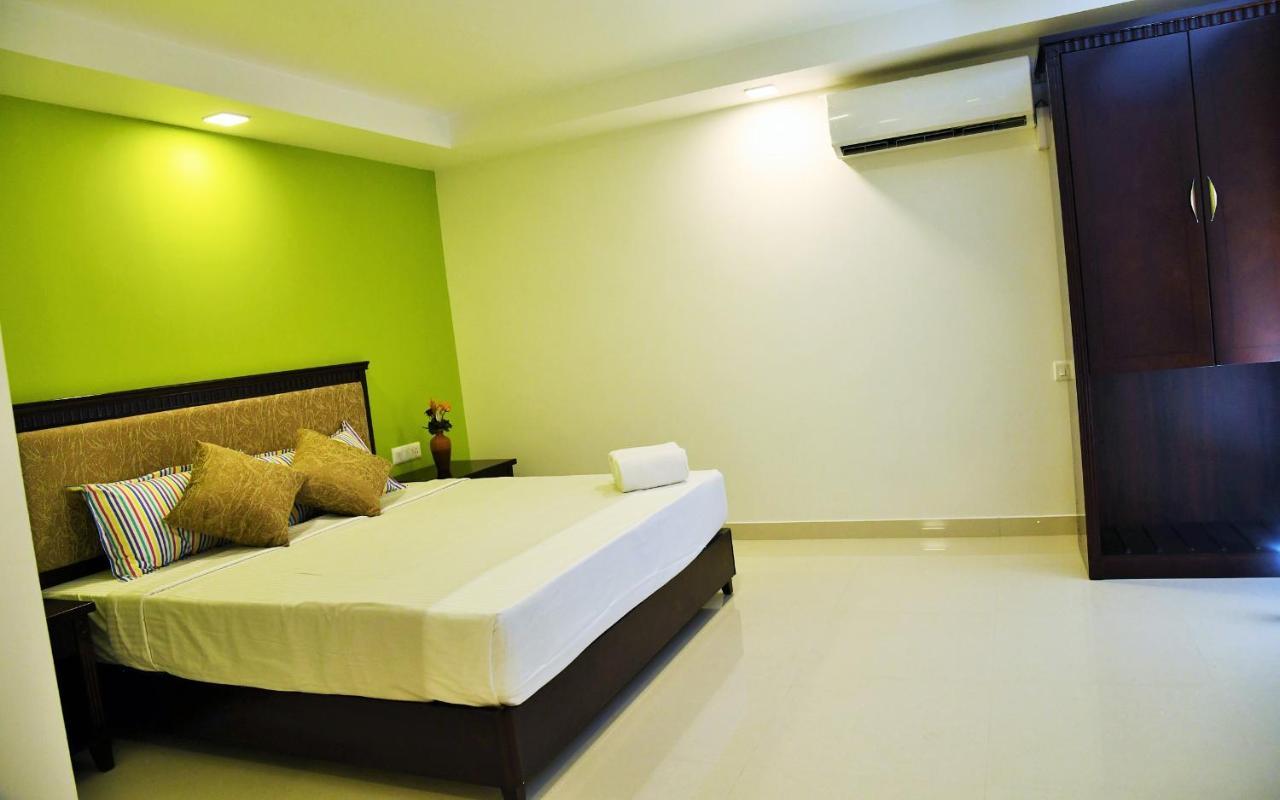 Temple Plaza Kochi Hotel Chottanikara Ngoại thất bức ảnh
