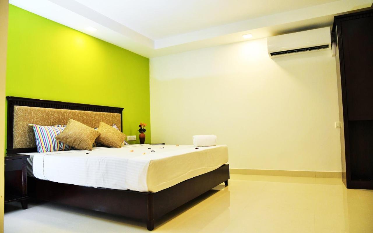Temple Plaza Kochi Hotel Chottanikara Ngoại thất bức ảnh